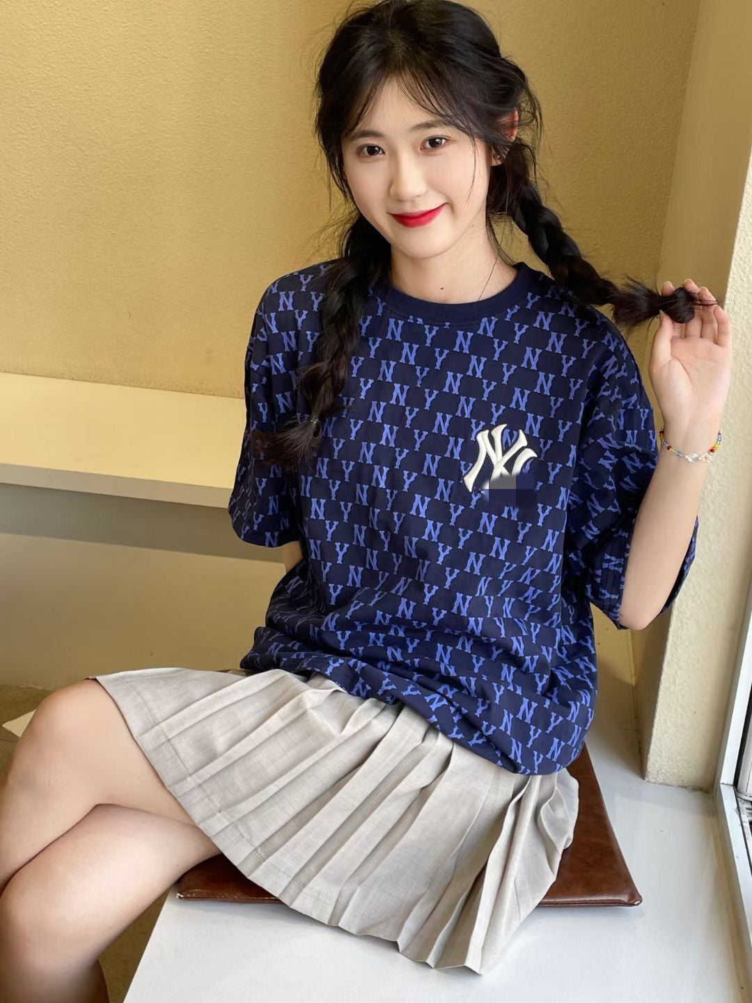 Tide 2023 Summer New Full of Printed Embroidered Small Standard Letters Loose Casual and Versatile Men and Women with The Same Paragraph T-shirt