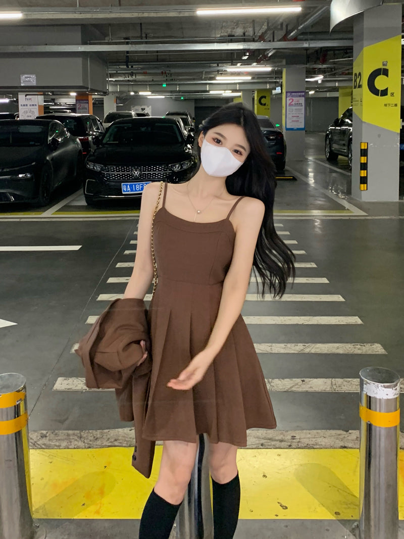 Suit Dress Set Women's Fall Pleated Halter Dress Flesh-shading Thin Skirt Two-piece Set