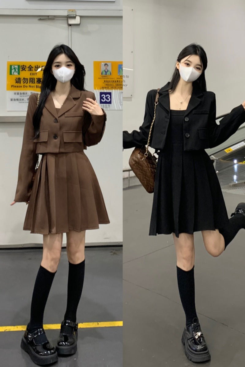 Suit Dress Set Women's Fall Pleated Halter Dress Flesh-shading Thin Skirt Two-piece Set