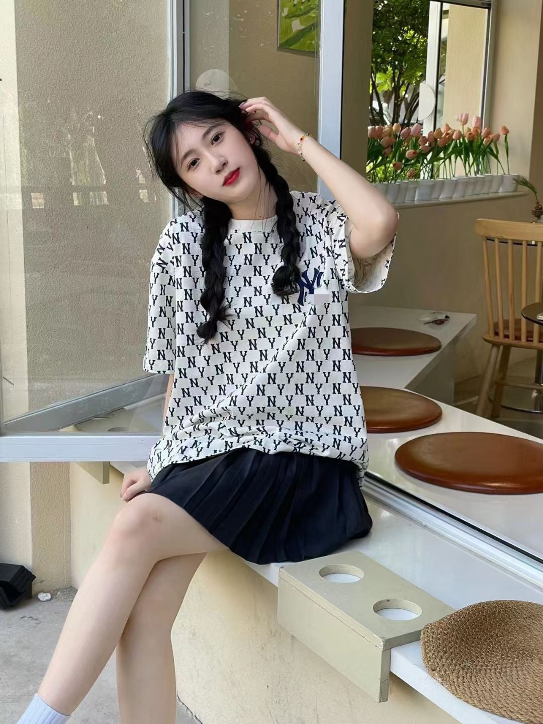 Tide 2023 Summer New Full of Printed Embroidered Small Standard Letters Loose Casual and Versatile Men and Women with The Same Paragraph T-shirt