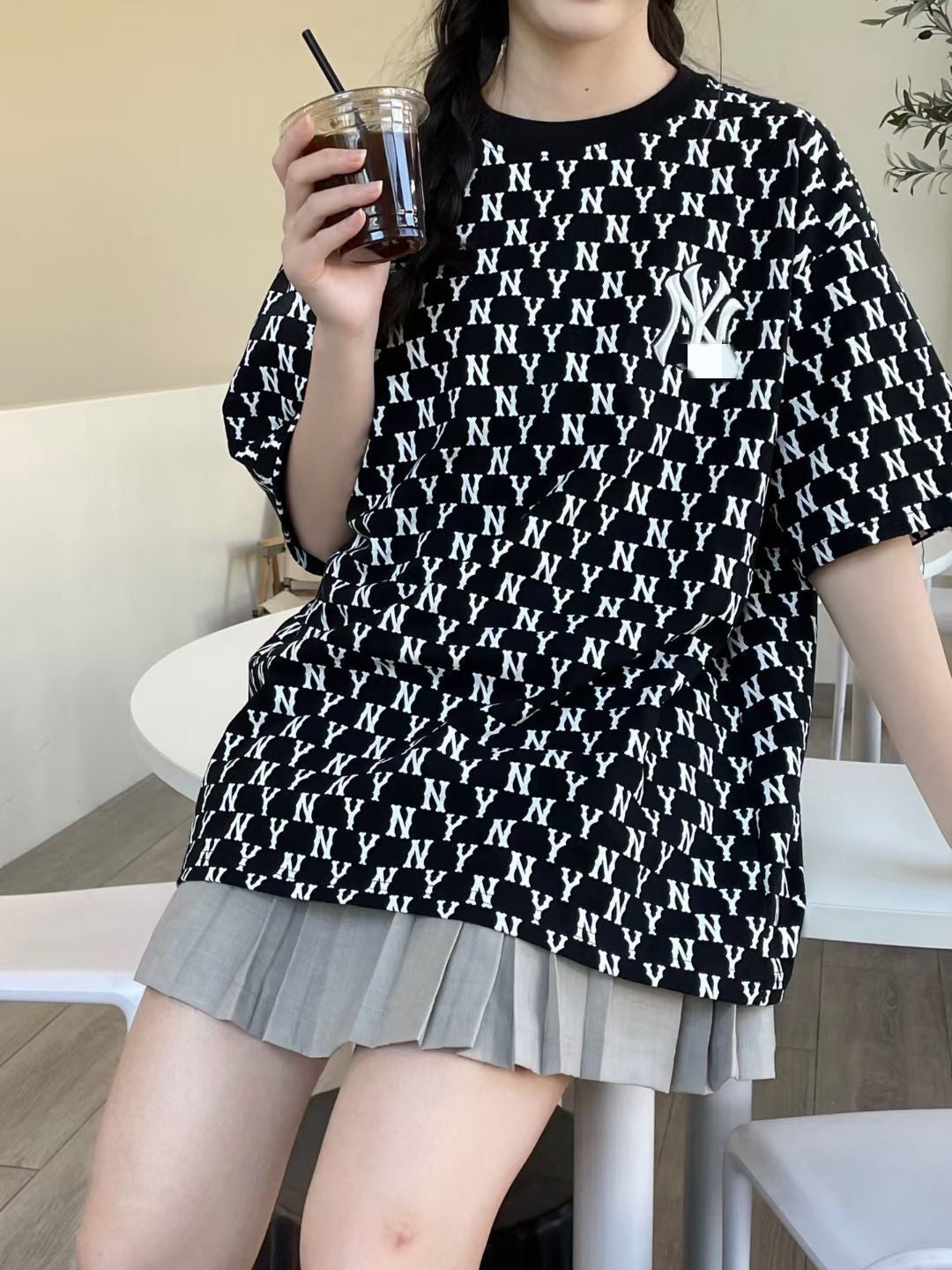 Tide 2023 Summer New Full of Printed Embroidered Small Standard Letters Loose Casual and Versatile Men and Women with The Same Paragraph T-shirt
