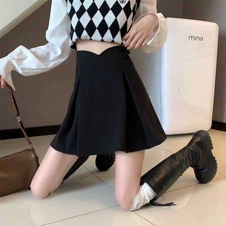 Black half-body skirt female a word winter with a sense of design niche thin high waist short skirt